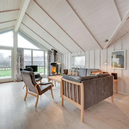 Clarina - 800m To The Fjord By Interhome *