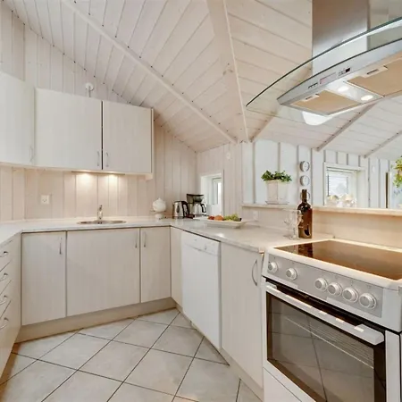 Clarina - 800m To The Fjord By Interhome Feriehus