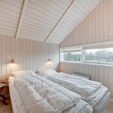 Clarina - 800m To The Fjord By Interhome