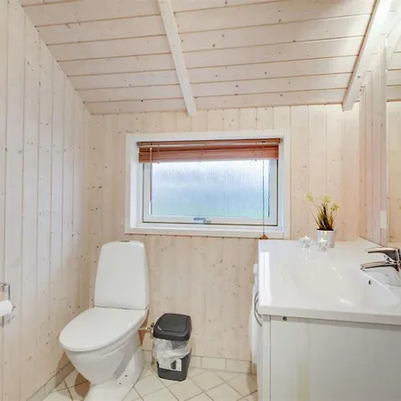 Clarina - 800m To The Fjord By Interhome *
